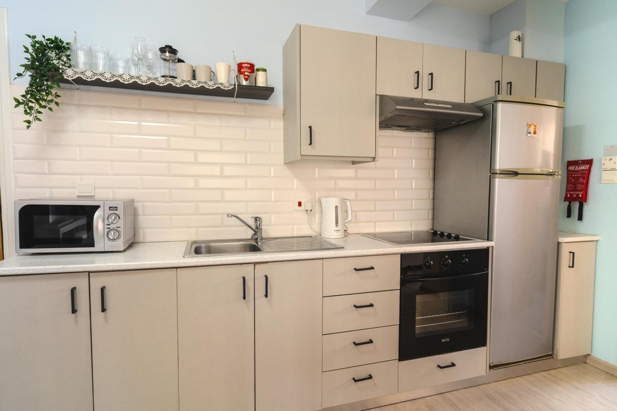 Helios Mackenzie One Bedroom Flat Larnaca Bagian luar foto