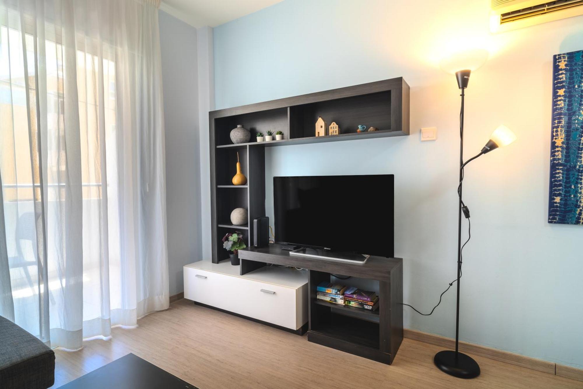 Helios Mackenzie One Bedroom Flat Larnaca Bagian luar foto