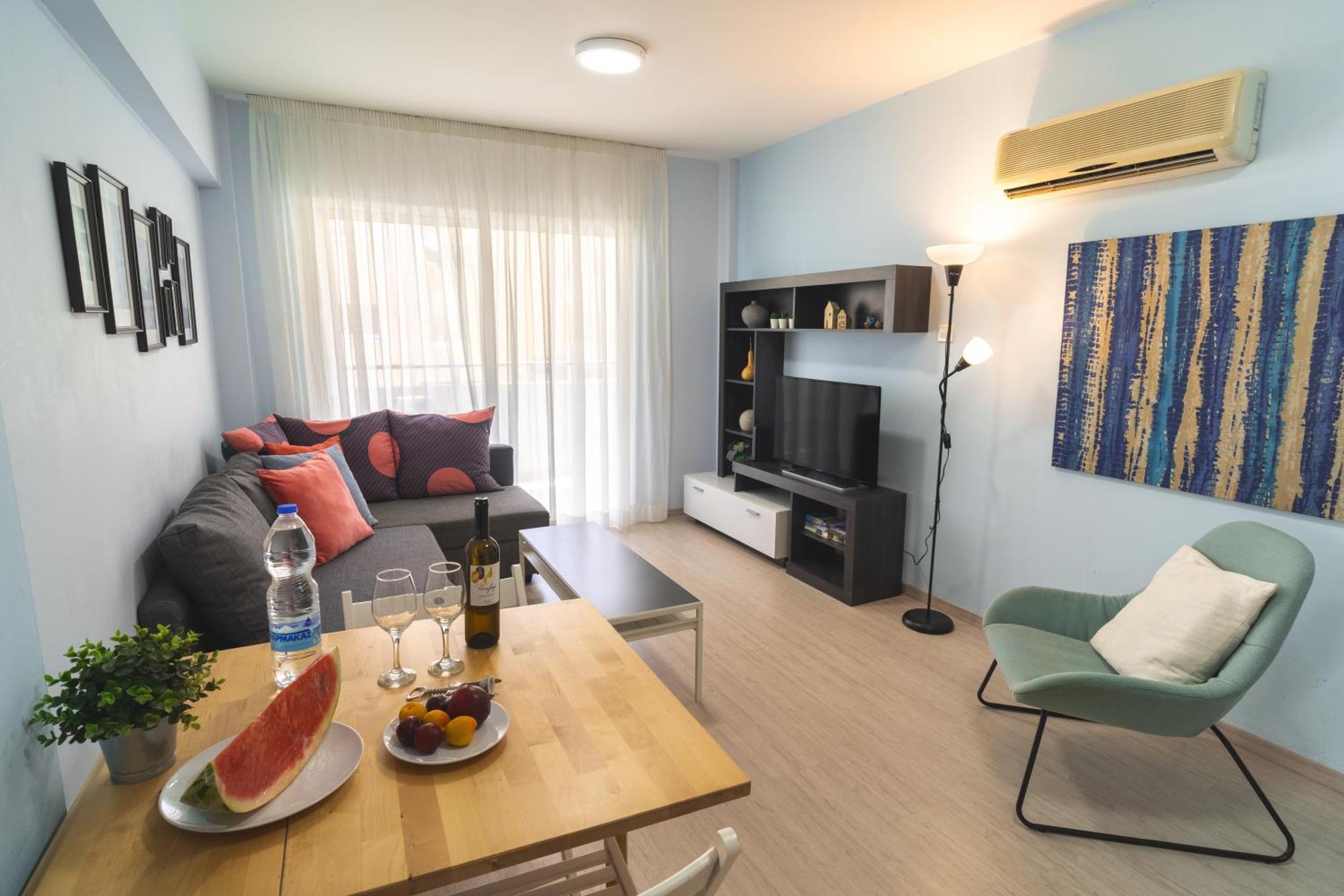 Helios Mackenzie One Bedroom Flat Larnaca Bagian luar foto